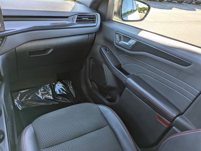 Certified 2023 Ford Escape ST-Line w/ Tech Pack #1 FWD image 17