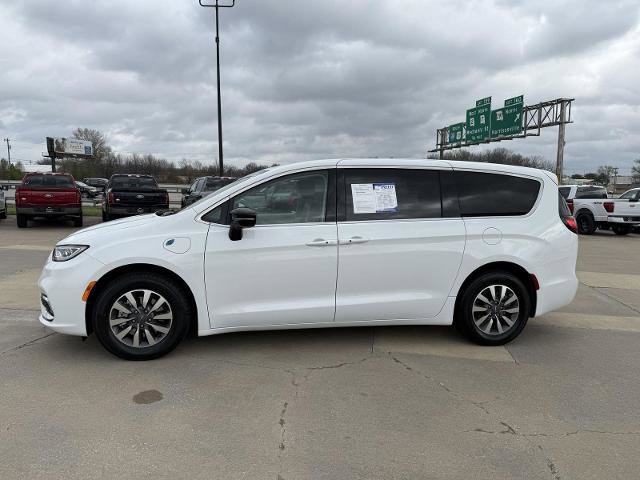 Used 2024 Chrysler Pacifica Limited FWD image 5