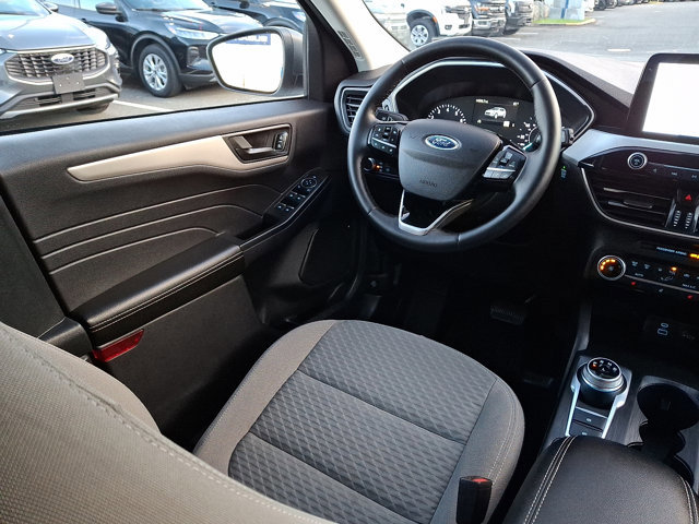 Certified 2022 Ford Escape SE w/ Cold Weather Package image 13