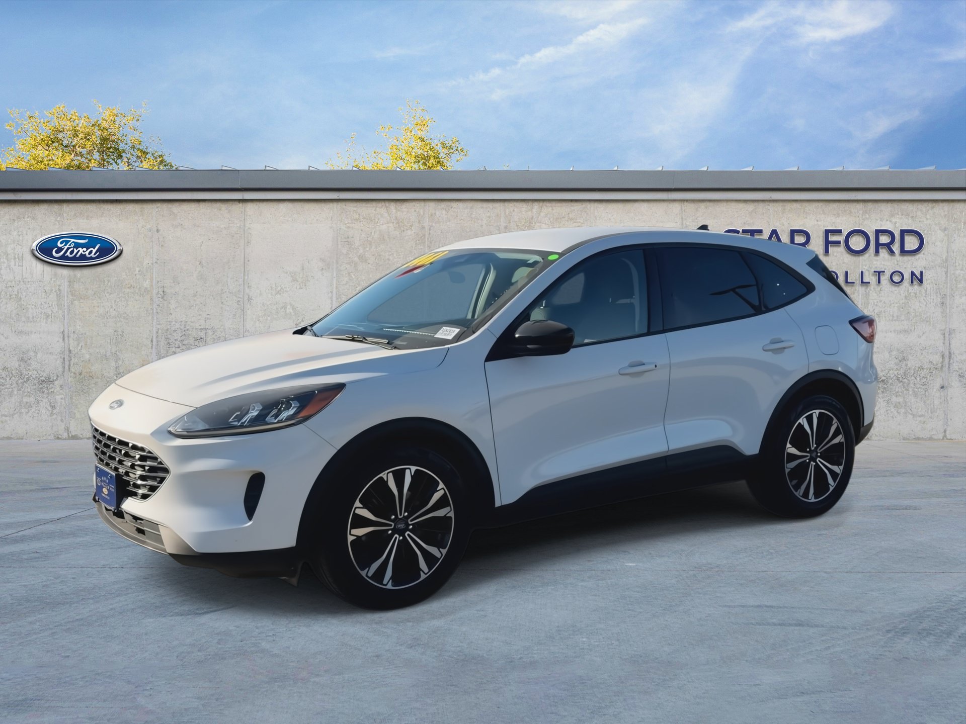 Certified 2022 Ford Escape SE w/ SE Sport Appearance Package FWD image 4