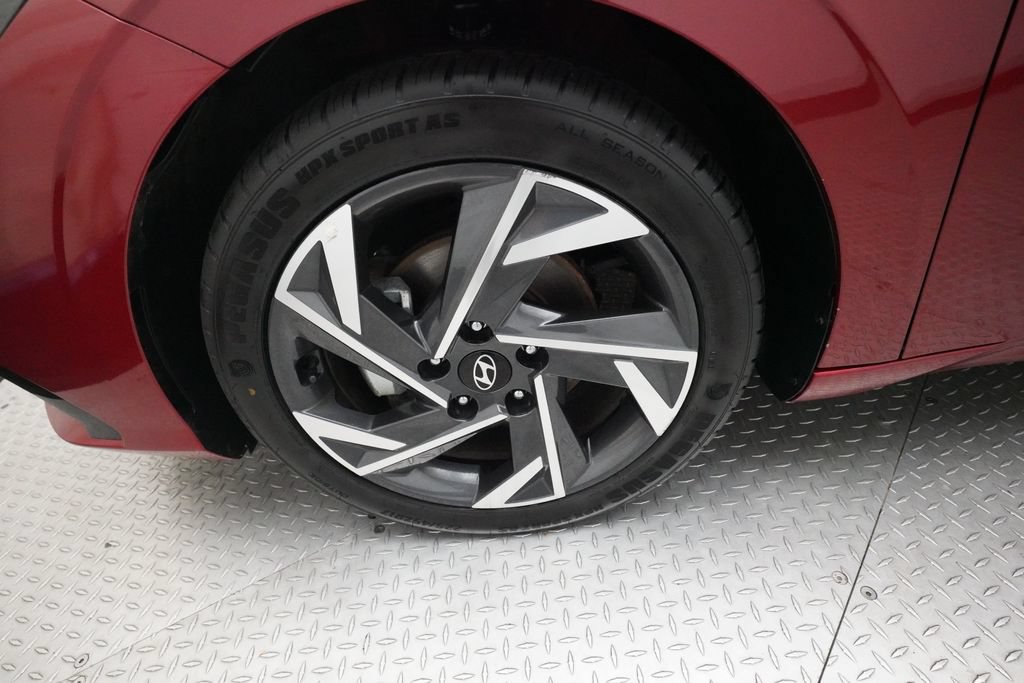 Used 2025 Hyundai Elantra Limited FWD image 26