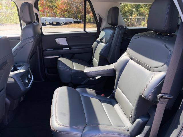 Certified 2025 Ford Expedition Active AWD/4WD image 18