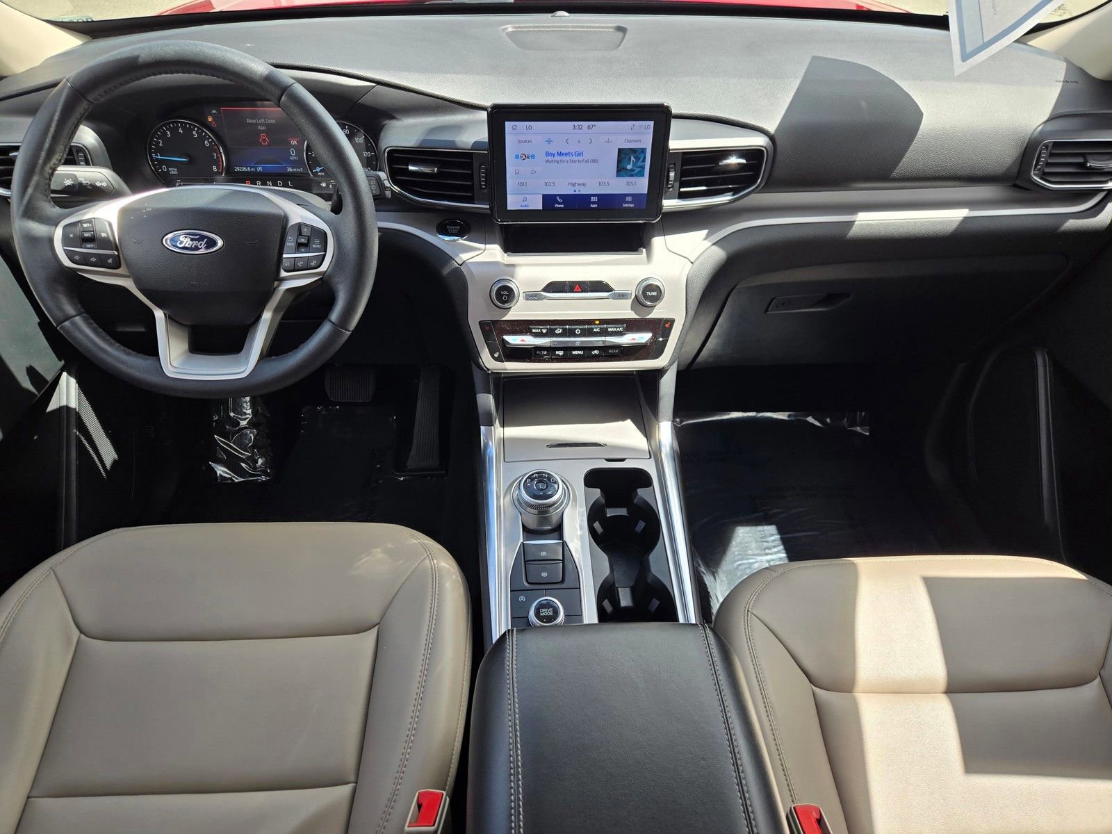 Certified 2024 Ford Explorer XLT w/ Equipment Group 202A AWD/4WD image 14