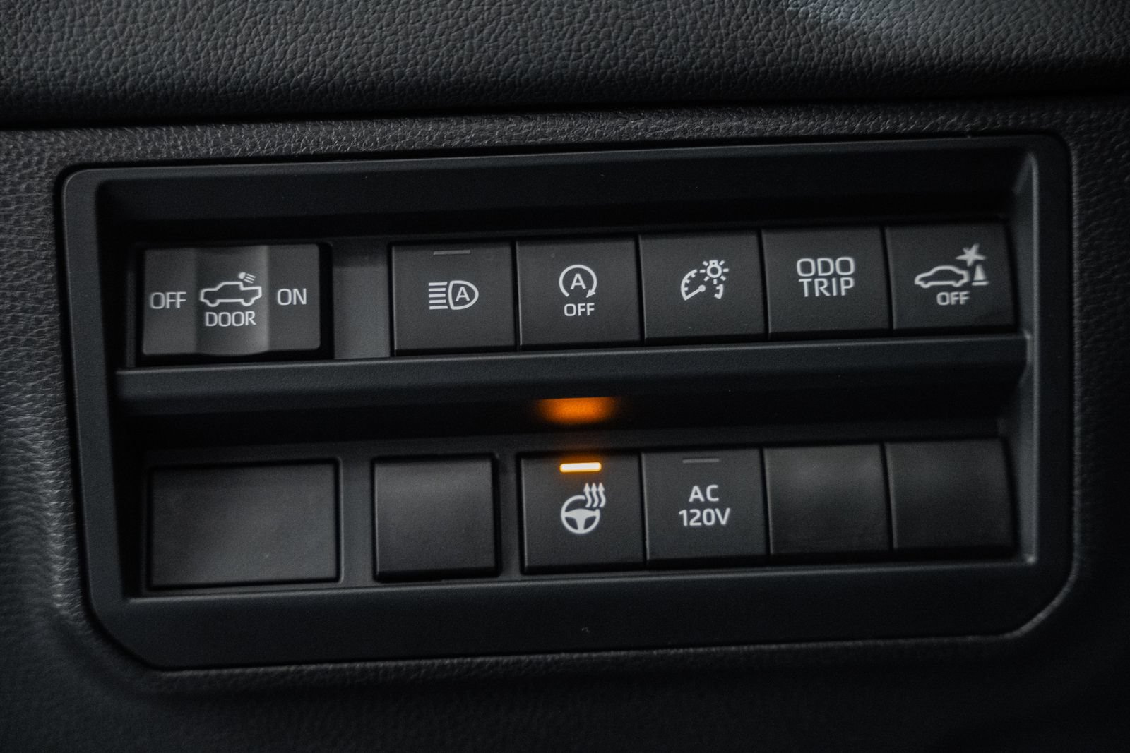 Used 2025 Toyota Tundra Limited AWD/4WD image 39