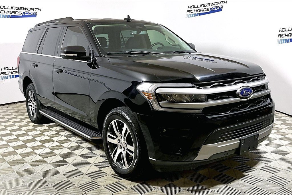 Certified 2022 Ford Expedition XLT RWD image 3