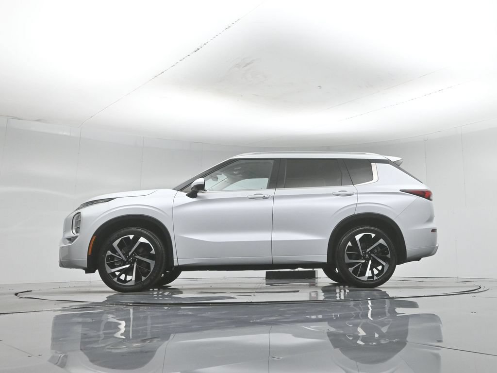 Used 2024 Mitsubishi Outlander SEL FWD image 7