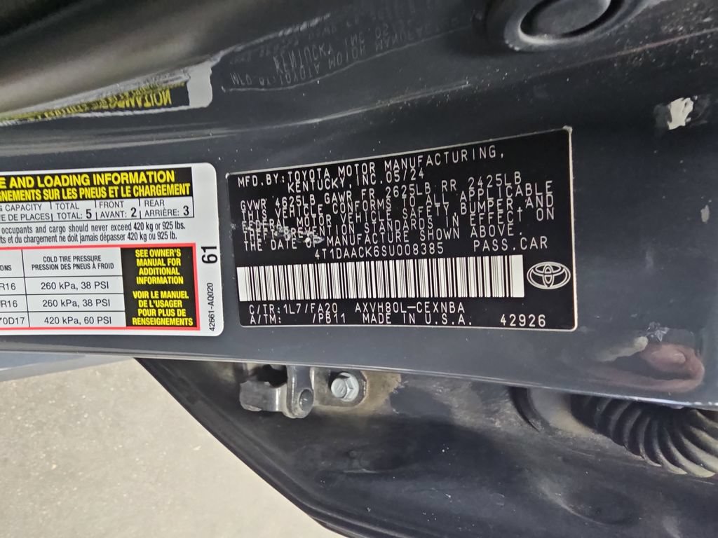 Used 2025 Toyota Camry LE FWD image 31