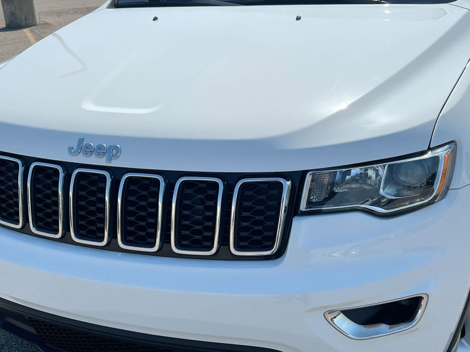 Used 2021 Jeep Grand Cherokee Laredo AWD/4WD image 11