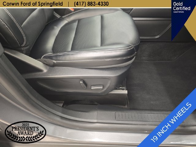 Certified 2025 Ford Escape Platinum AWD/4WD image 11