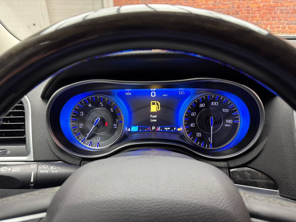 Used 2019 Chrysler 300 Limited RWD image 16