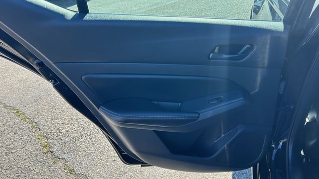 Used 2024 Nissan Altima 2.5 SV image 14