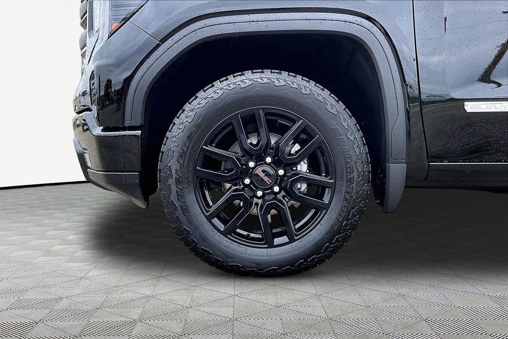 Used 2025 GMC Sierra 1500 Elevation w/ X31 Off-Road Package AWD/4WD image 9