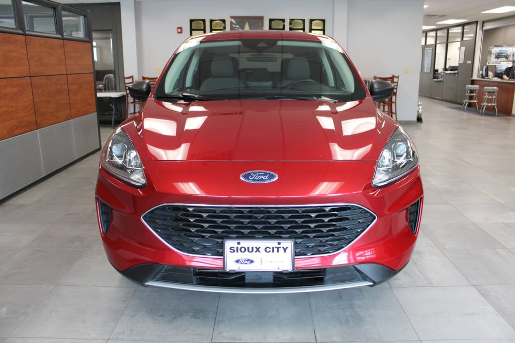 Certified 2022 Ford Escape SE w/ Convenience Package AWD/4WD image 2