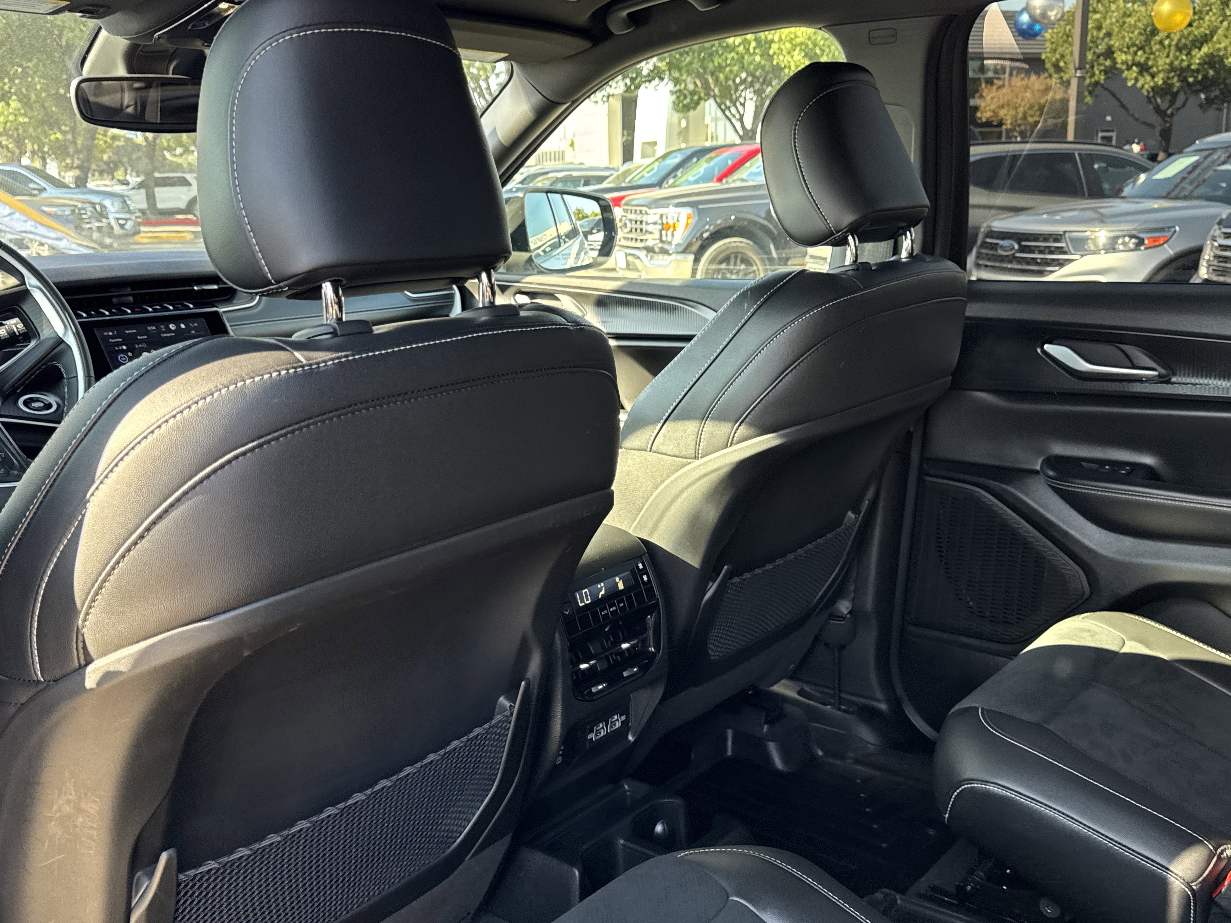 Used 2024 Jeep Grand Cherokee L Altitude image 14