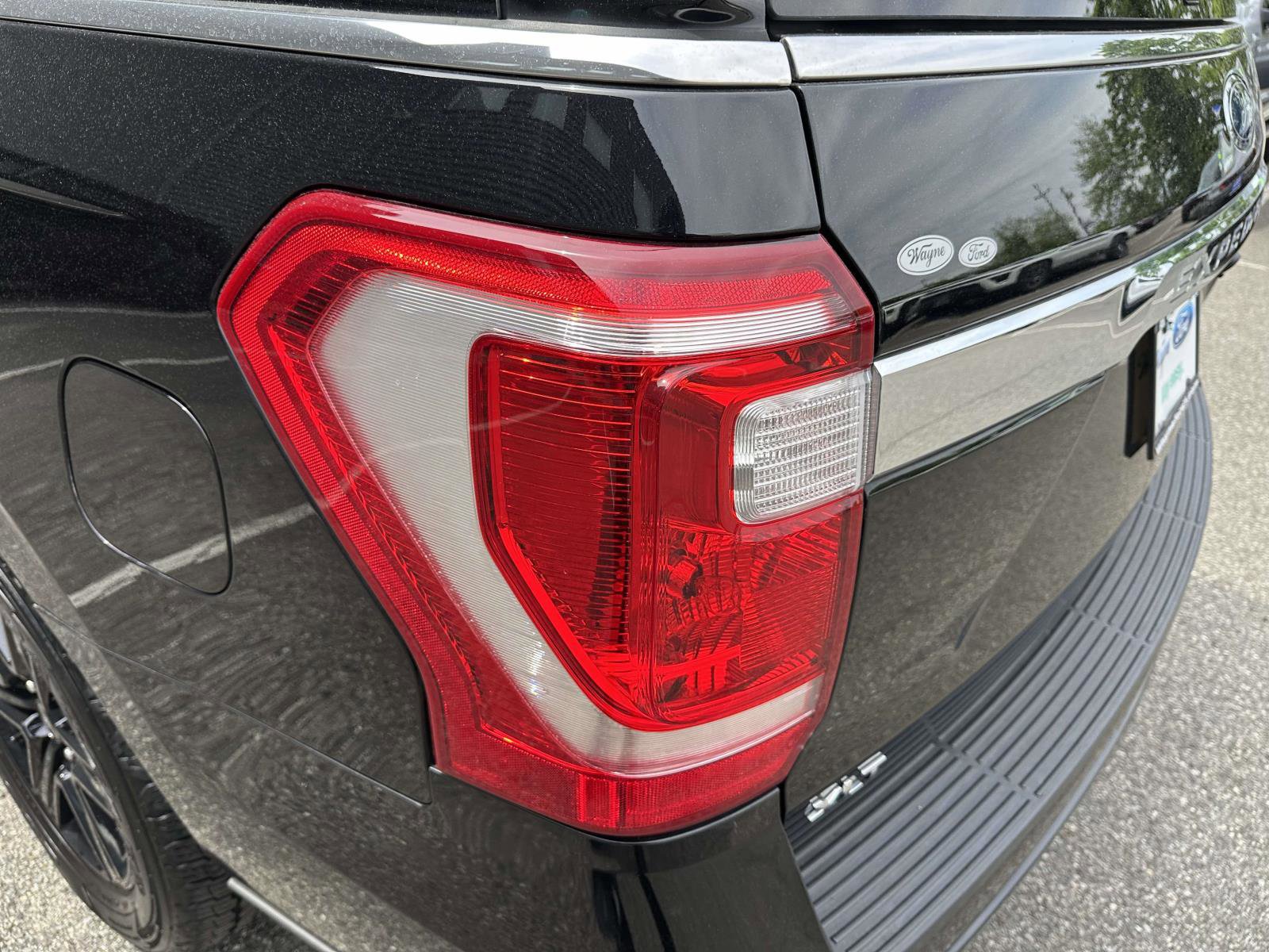 Certified 2020 Ford Expedition XLT w/ Black Accent Package AWD/4WD image 10