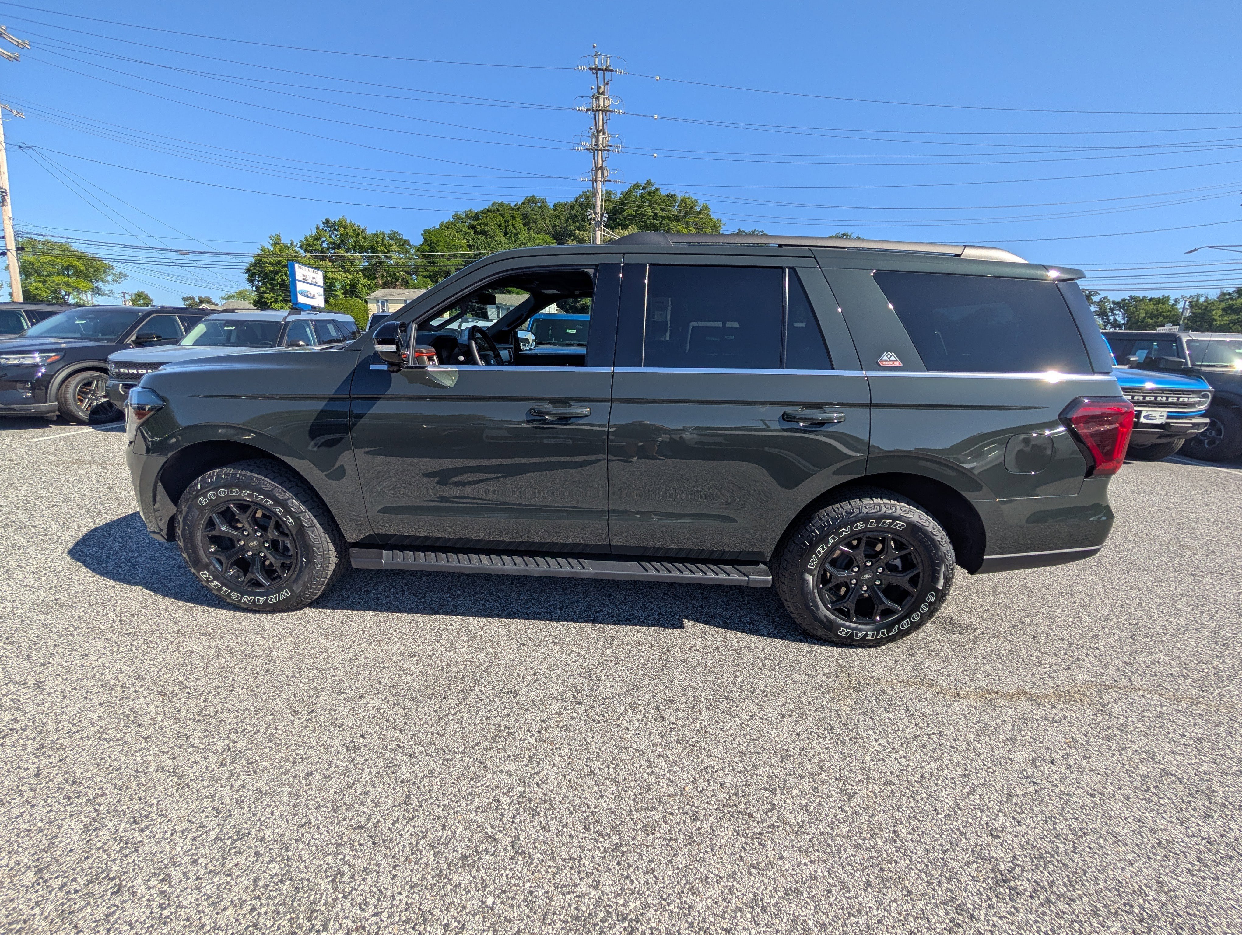 Certified 2022 Ford Expedition Timberline AWD/4WD image 3