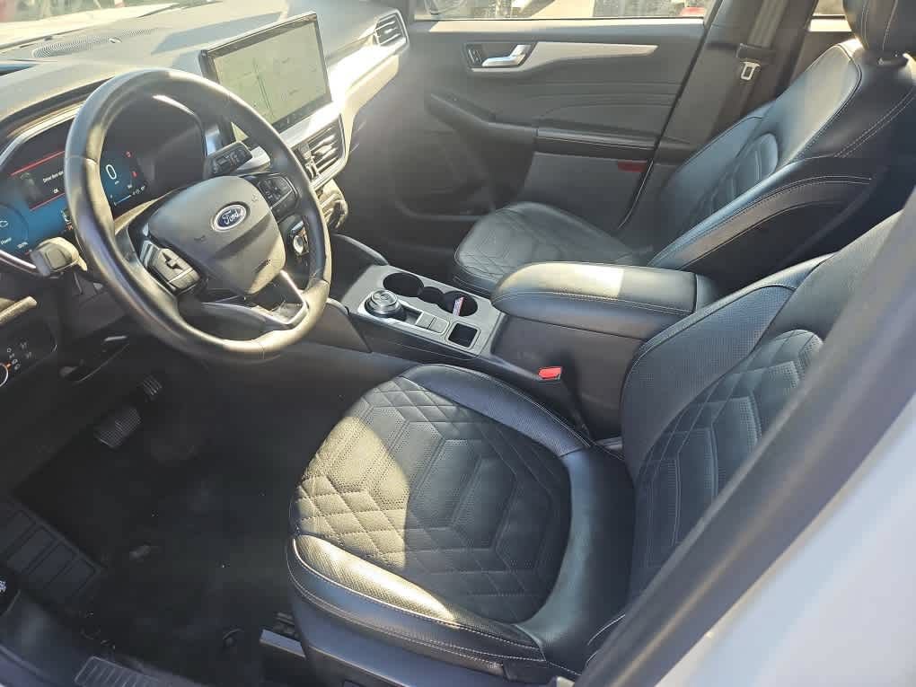 Certified 2023 Ford Escape SE w/ PHEV Premium Package FWD image 9