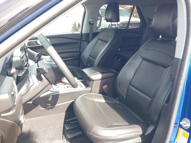 Certified 2022 Ford Explorer XLT w/ Equipment Group 202A image 24
