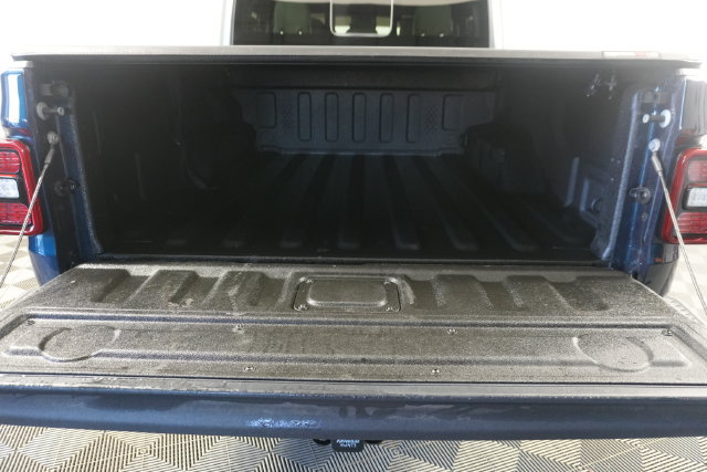 Used 2025 Jeep Gladiator Mojave w/ Safety Group AWD/4WD image 9