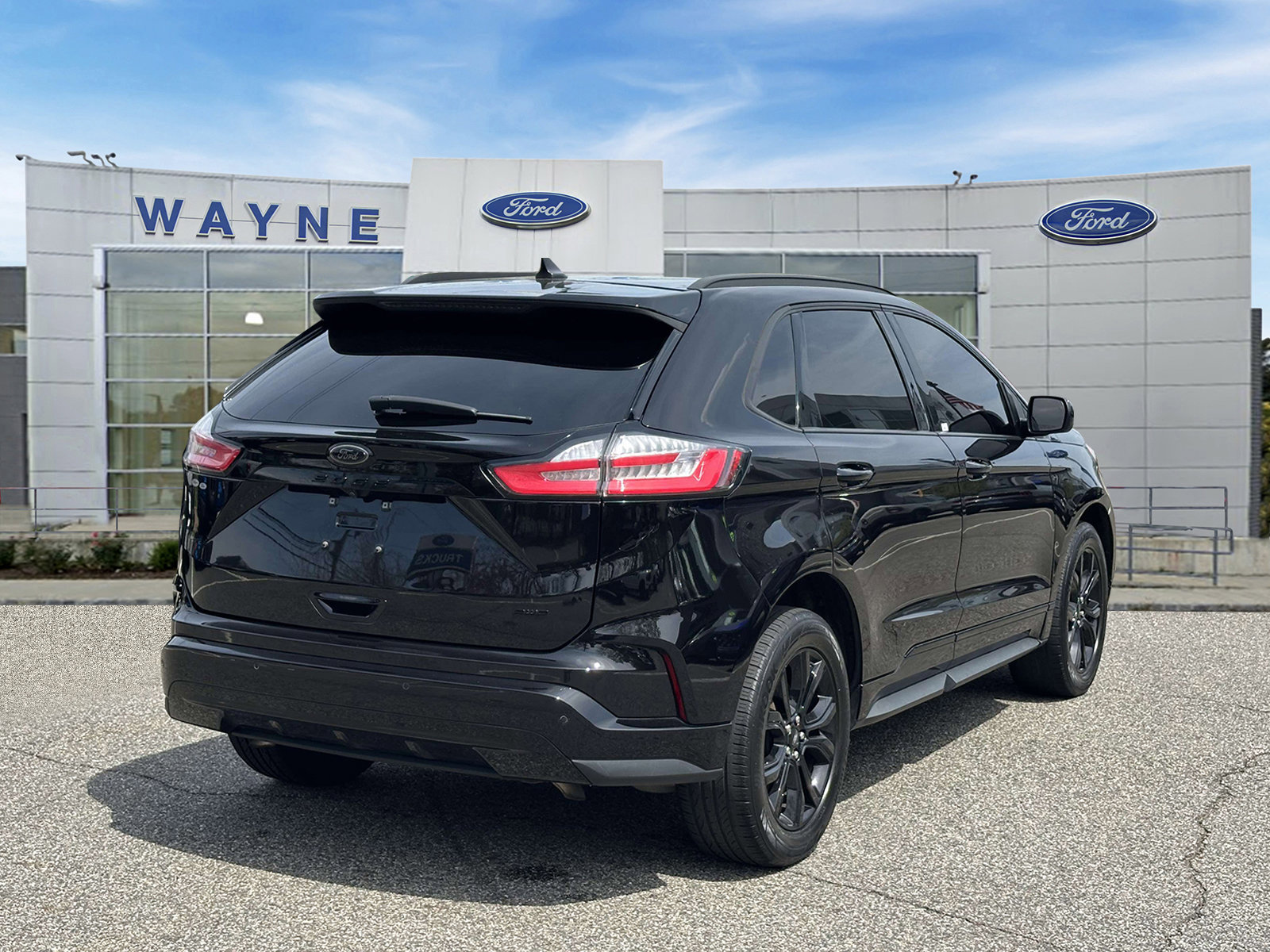 Certified 2023 Ford Edge SE w/ Black Appearance Package AWD/4WD image 5
