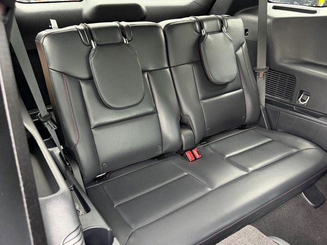 Certified 2025 Ford Explorer ST-Line AWD/4WD image 38