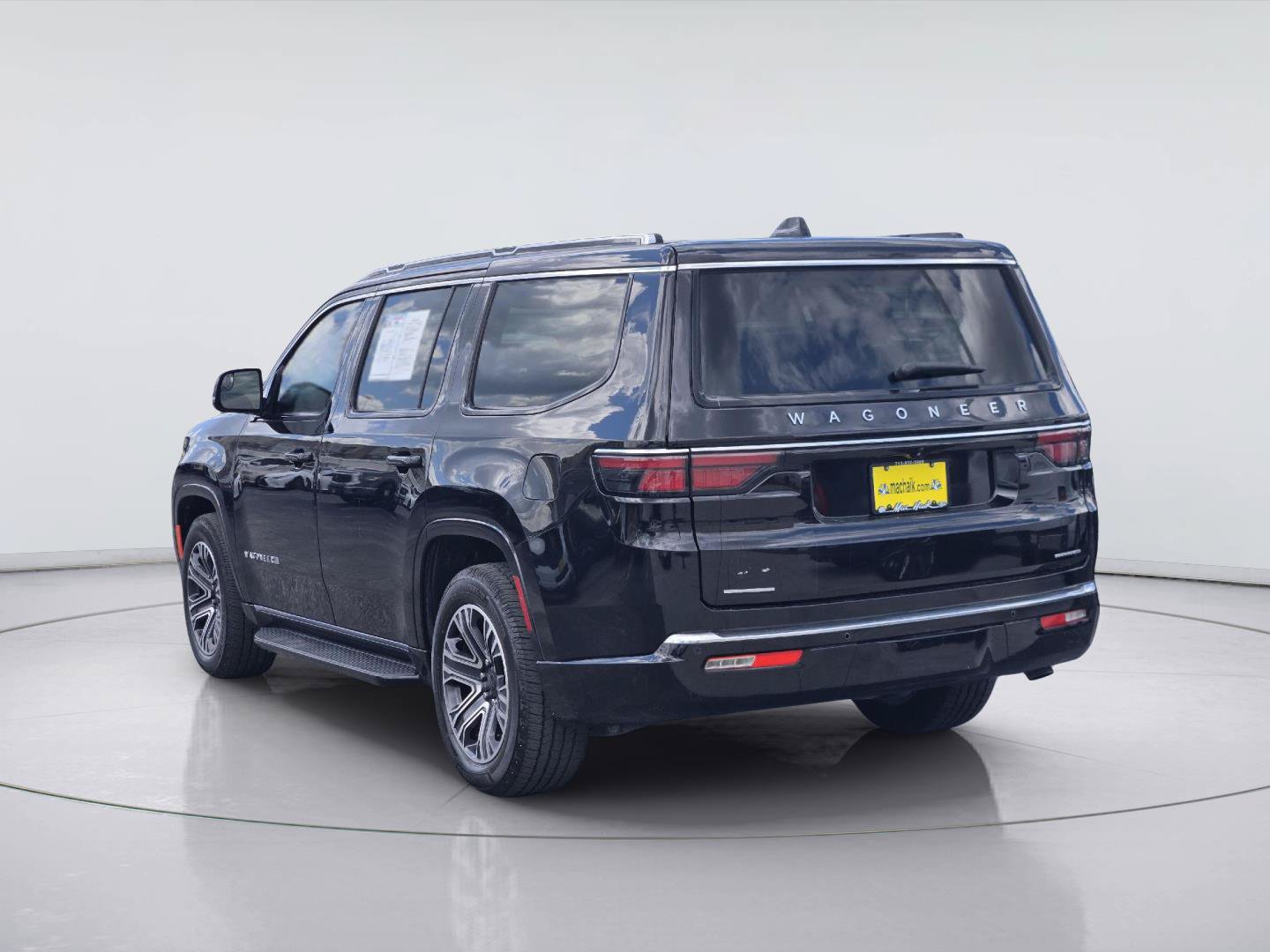 Used 2023 Jeep Wagoneer Series II AWD/4WD image 5