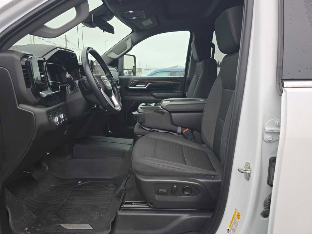 Used 2024 GMC Sierra 3500 SLE w/ SLE Value Package image 9