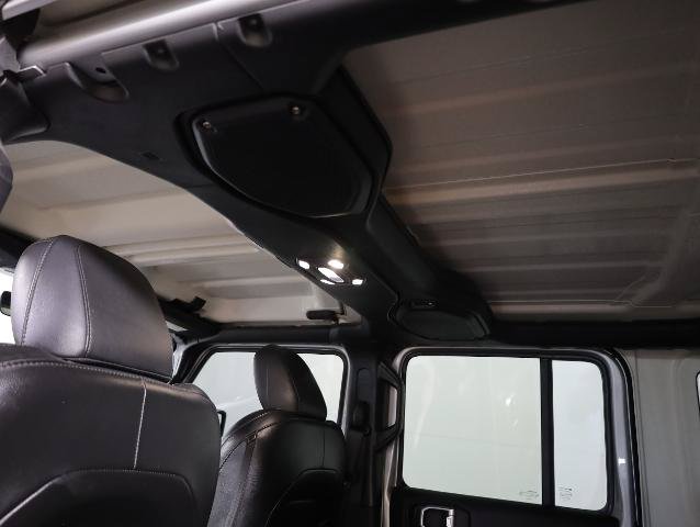 Used 2022 Jeep Wrangler Unlimited Sahara w/ Cold Weather Group AWD/4WD image 23