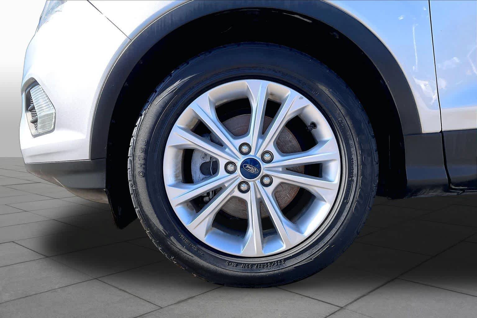 Certified 2019 Ford Escape SEL FWD image 11