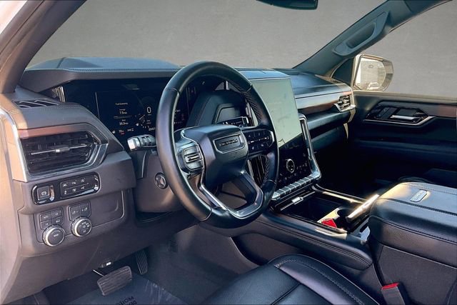 Used 2025 GMC Yukon XL Denali AWD/4WD image 12