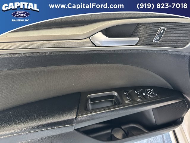 Certified 2018 Ford Fusion SE w/ Fusion SE Technology Package FWD image 20