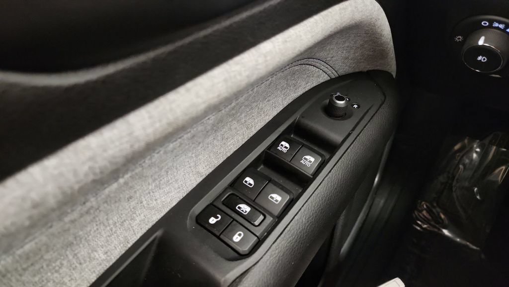 Used 2024 Jeep Compass Latitude AWD/4WD image 15