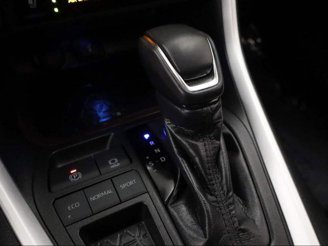 Used 2021 Toyota RAV4 Limited FWD image 23