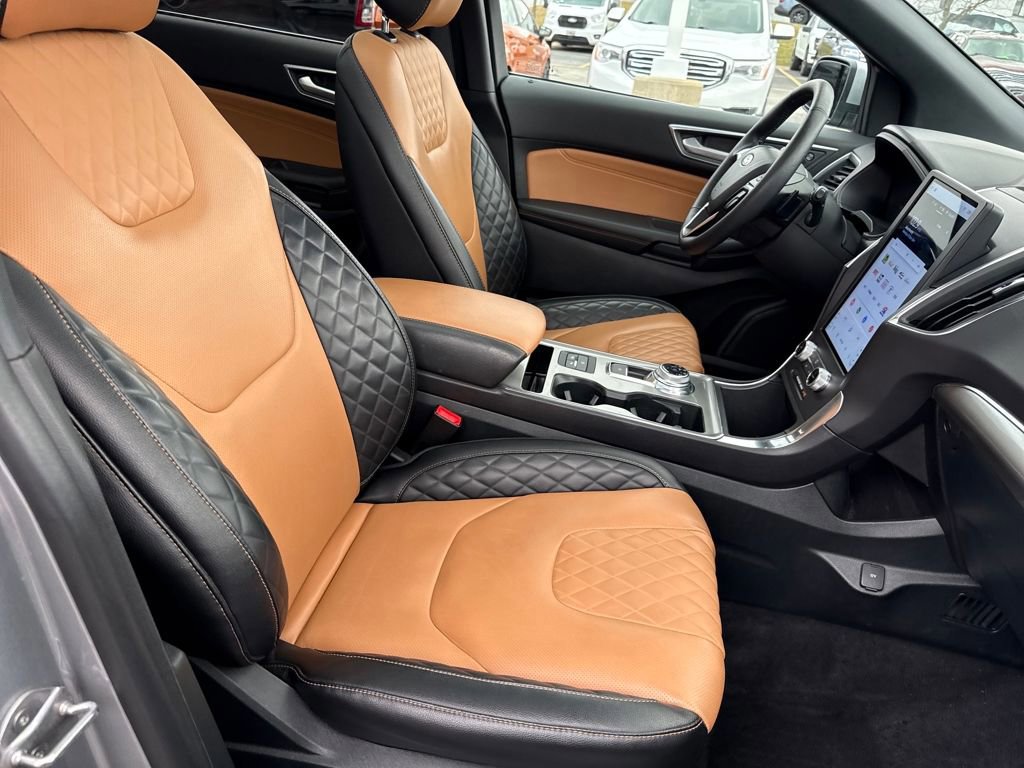 Certified 2024 Ford Edge Titanium w/ Titanium Elite Package image 9