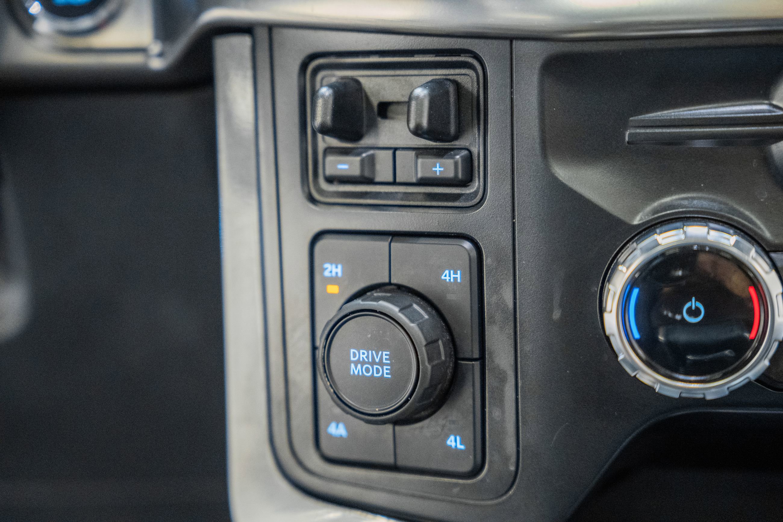 Certified 2023 Ford F150 Lariat w/ Equipment Group 502A High image 29