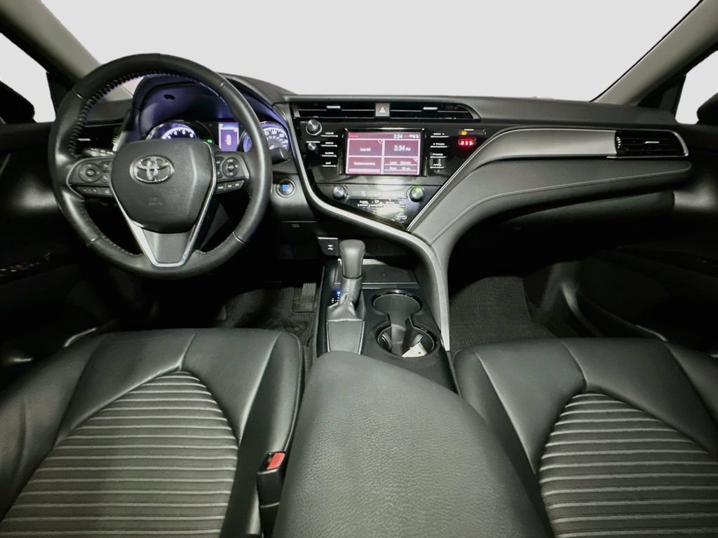 Used 2019 Toyota Camry SE w/ Convenience Package FWD image 12