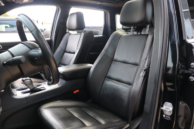 Used 2022 Jeep Grand Cherokee Limited w/ Tech Group AWD/4WD image 16
