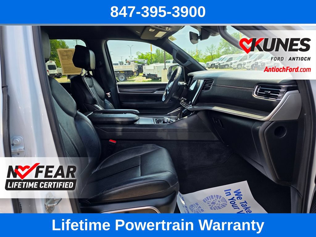 Used 2024 Jeep Wagoneer L Series II w/ Flexible Seating Group AWD/4WD image 38