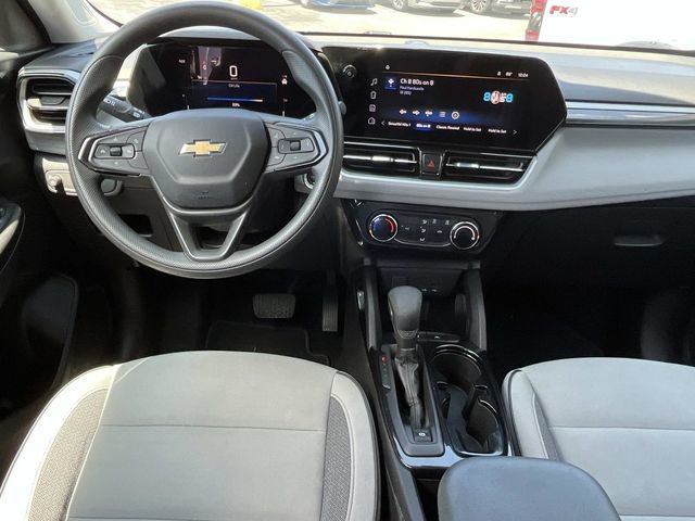 Used 2024 Chevrolet TrailBlazer LT FWD image 16