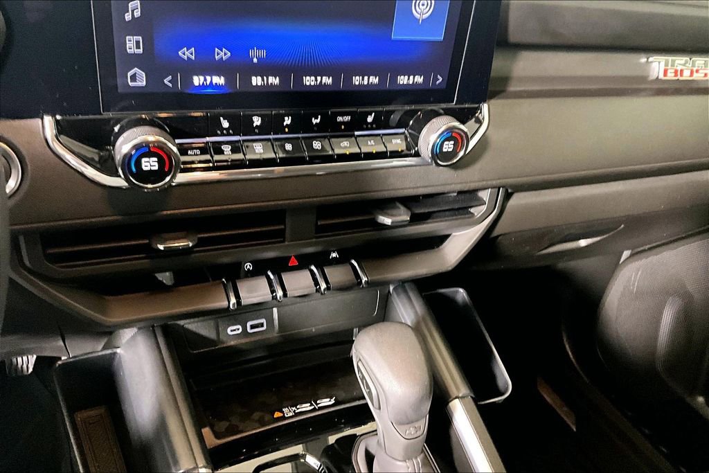 Used 2025 Chevrolet Colorado Trail Boss image 25