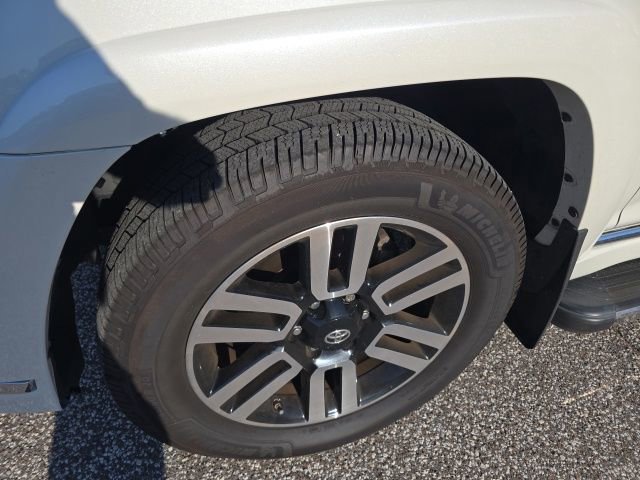 Used 2020 Toyota 4Runner Limited AWD/4WD image 7