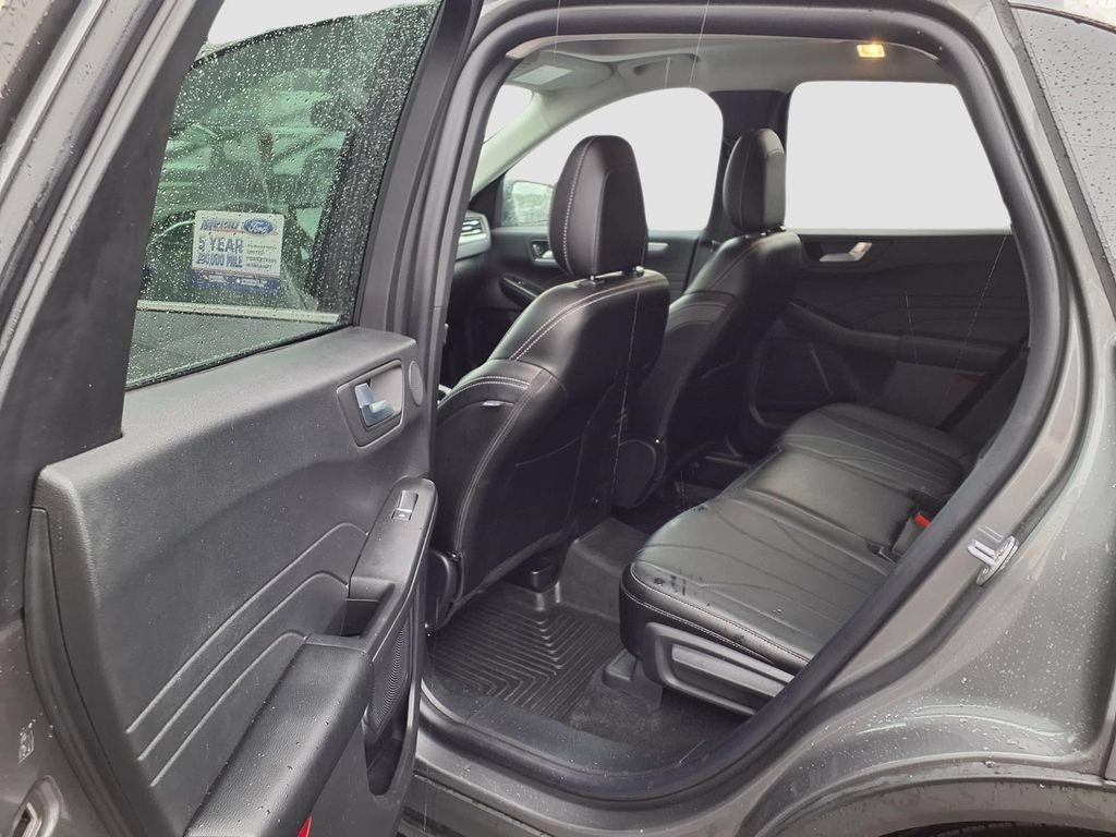 Certified 2025 Ford Escape Platinum w/ Premium Technology Package AWD/4WD image 28