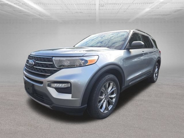 Certified 2023 Ford Explorer XLT w/ Equipment Group 202A AWD/4WD image 4