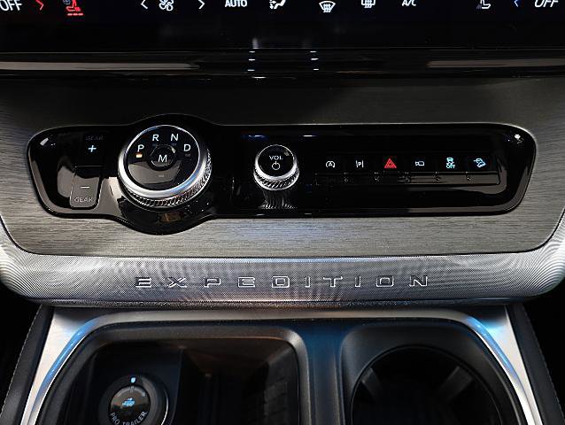 Certified 2025 Ford Expedition Max Platinum image 17