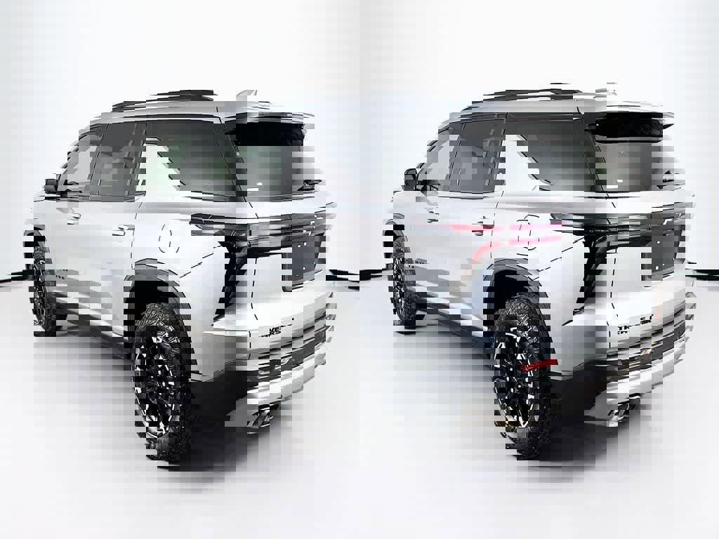 Used 2024 Chevrolet Traverse Z71 w/ LPO, Floor Liner Package image 3