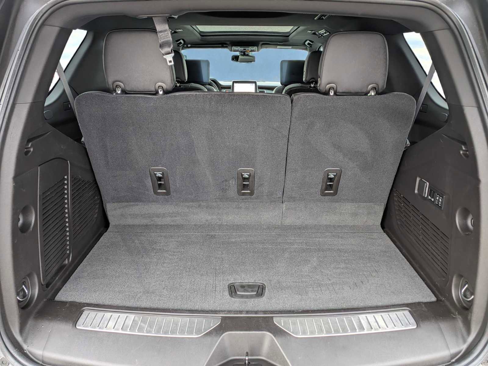 Used 2021 Chevrolet Tahoe Z71 w/ Z71 Off-Road Package image 38