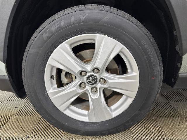 Used 2020 Toyota RAV4 XLE FWD image 13