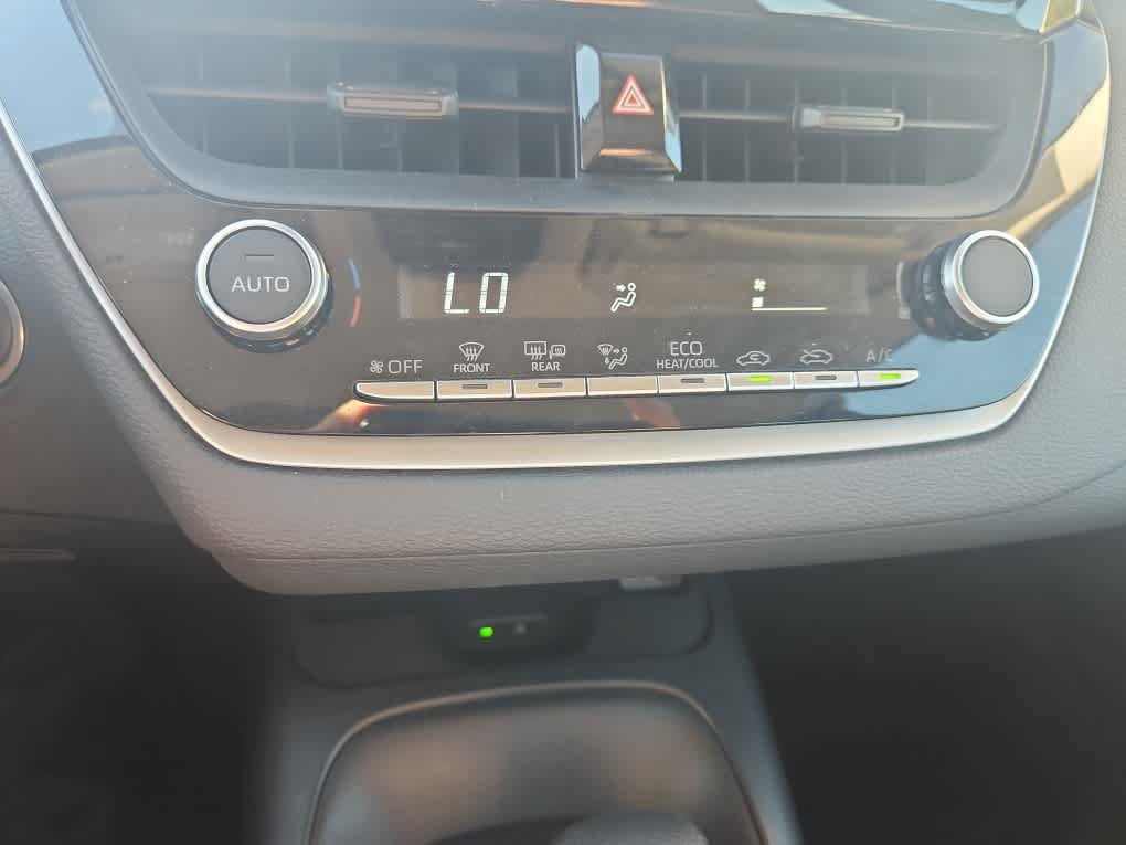 Used 2026 Toyota Corolla LE w/ LE Premium Package FWD image 17