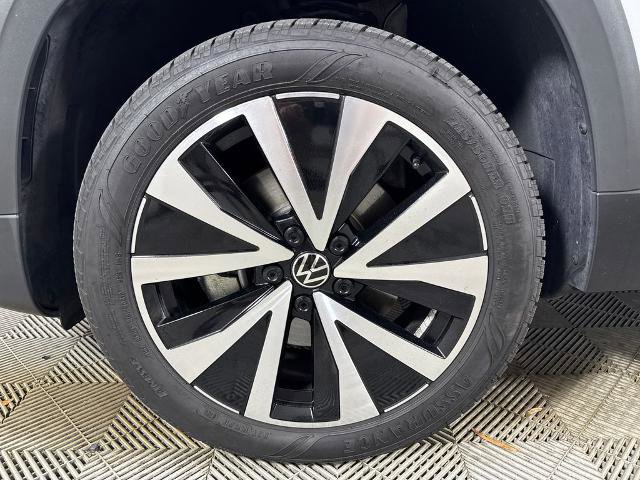 Used 2024 Volkswagen Taos SE FWD image 13
