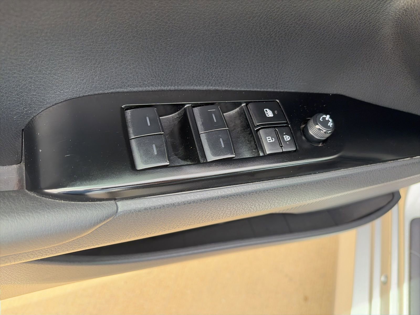 Used 2025 Toyota Camry LE FWD image 13